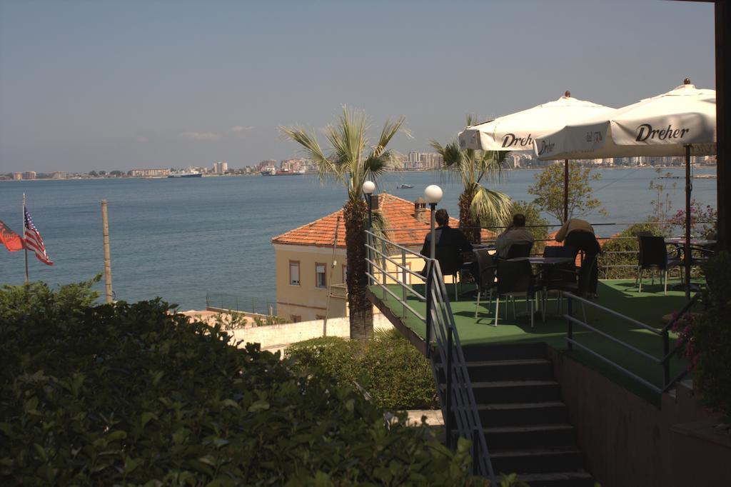 Ambasador 호텔 Vlorë 외부 사진