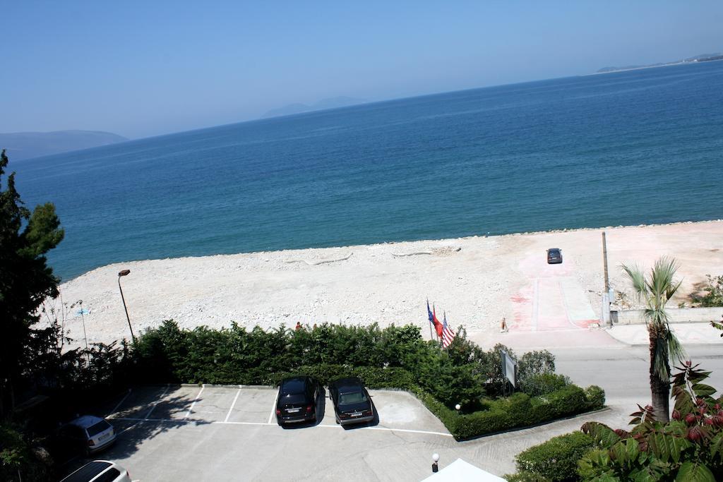 Ambasador 호텔 Vlorë 외부 사진