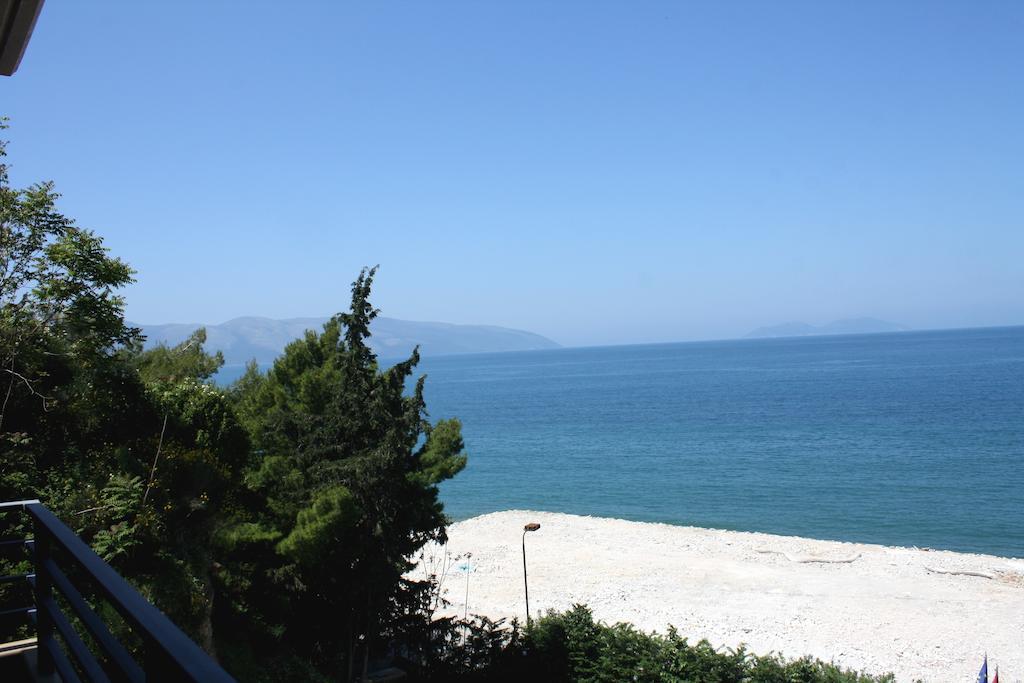 Ambasador 호텔 Vlorë 외부 사진